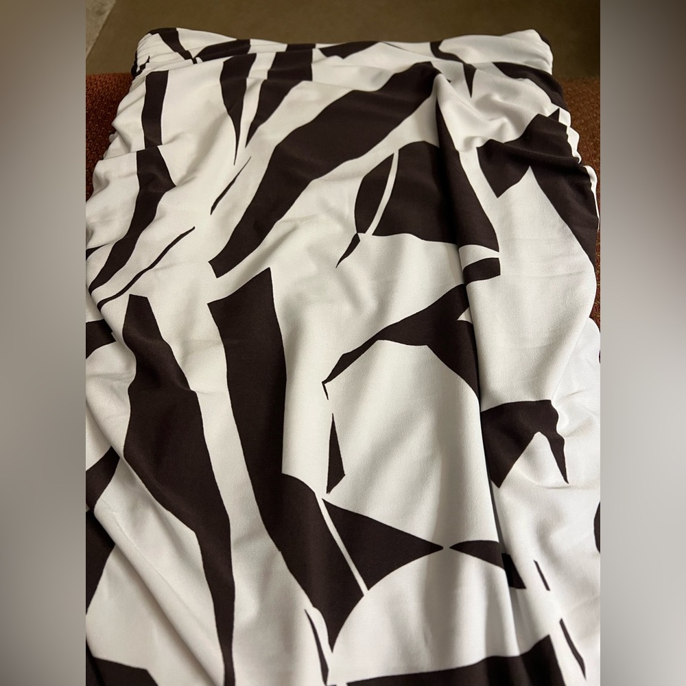 Express Ruched Mini Skirt - Picture 5 of 6